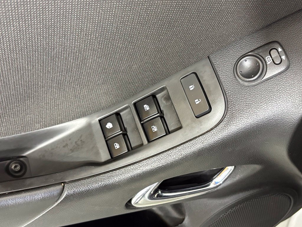 Used 2015 Chevrolet Camaro LT RWD image 14
