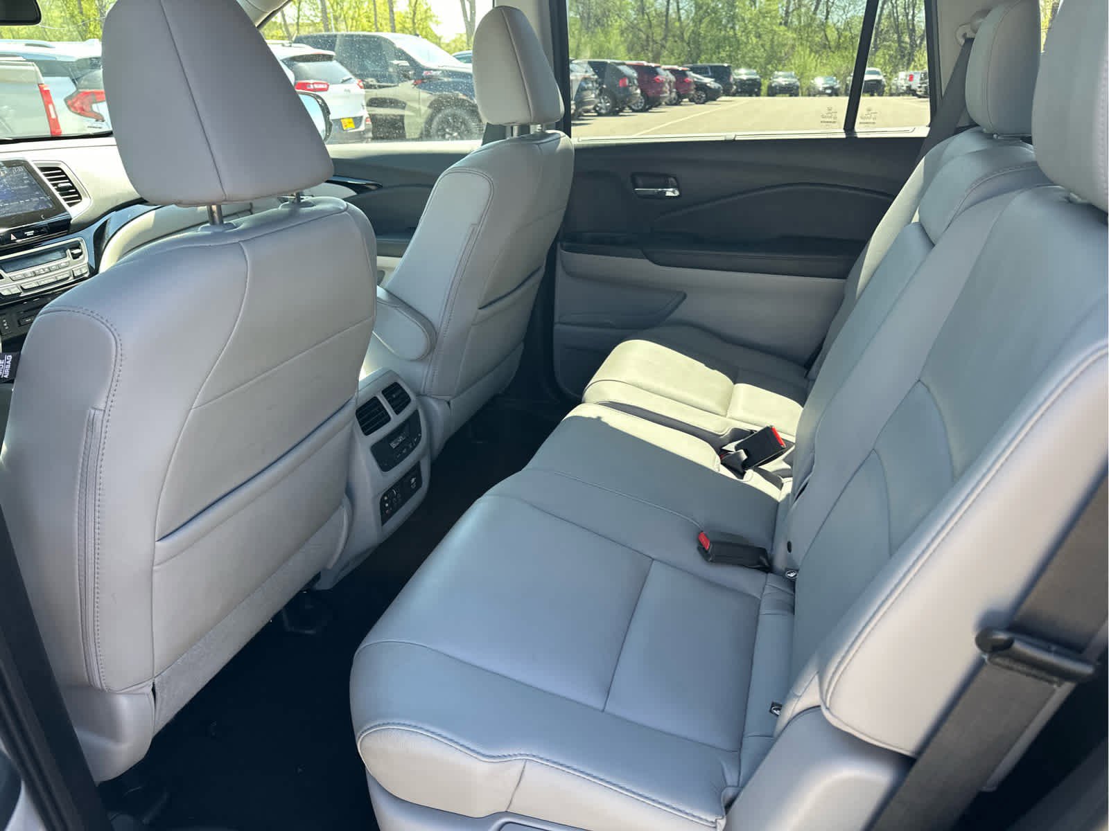 Used 2017 Honda Pilot Touring image 8