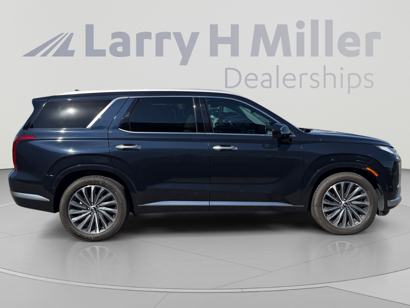 Used 2024 Hyundai Palisade Calligraphy AWD/4WD image 6