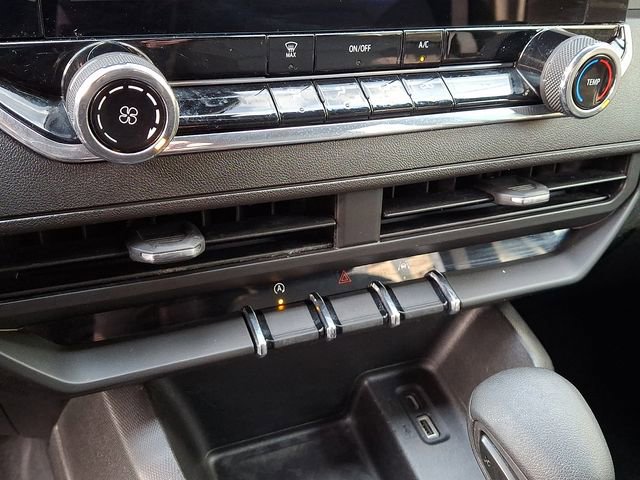 Used 2023 Chevrolet Colorado W/T image 15