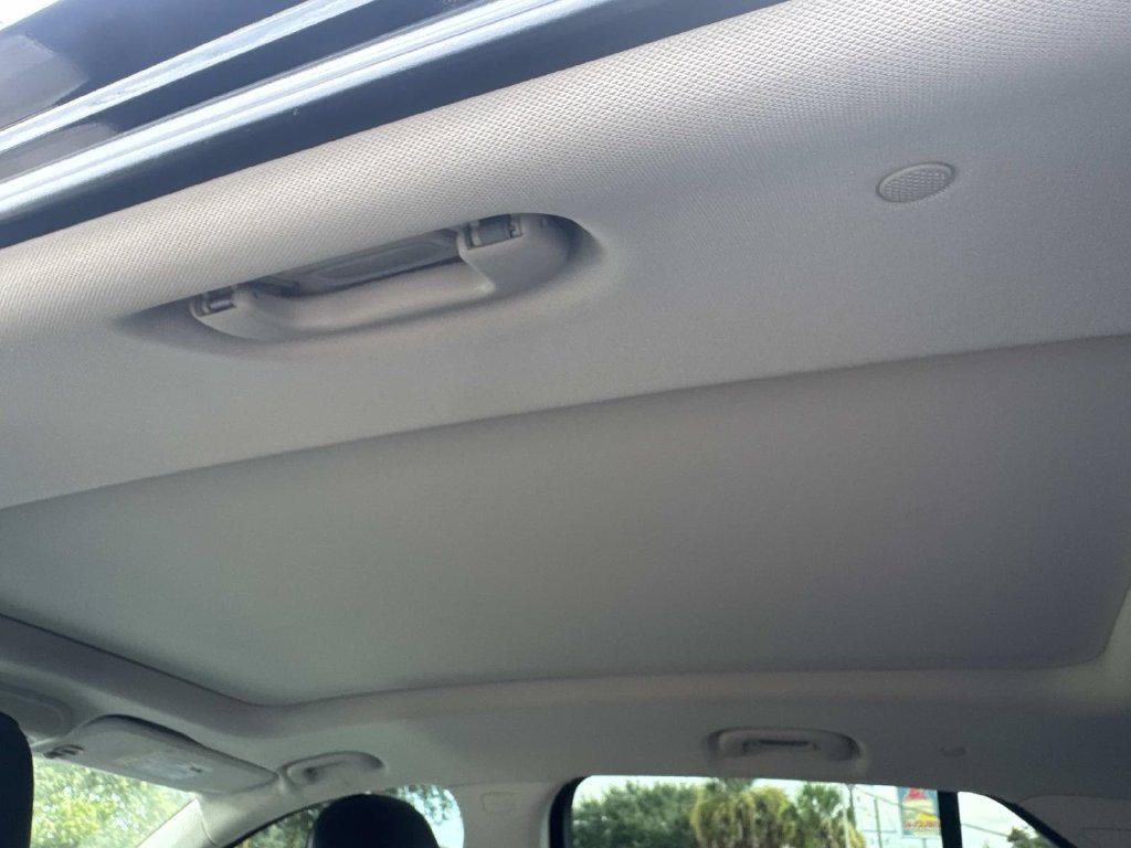Used 2022 Buick Envision Essence w/ Technology Package II FWD image 11