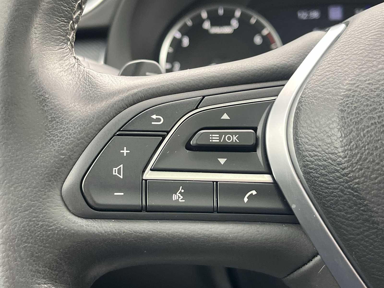 Used 2023 INFINITI QX50 Sport image 32