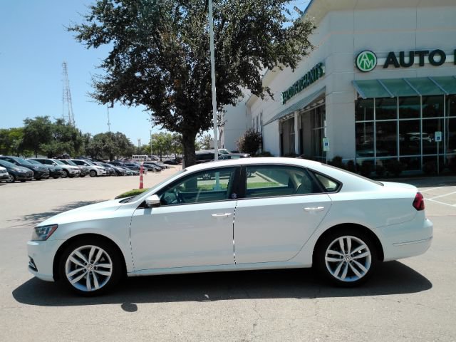Used 2019 Volkswagen Passat 2.0T Wolfsburg w/ Wheels & Sunroof Package FWD image 12