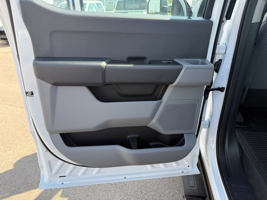 New 2026 Ford F350 XL w/ XL Chrome Package image 10