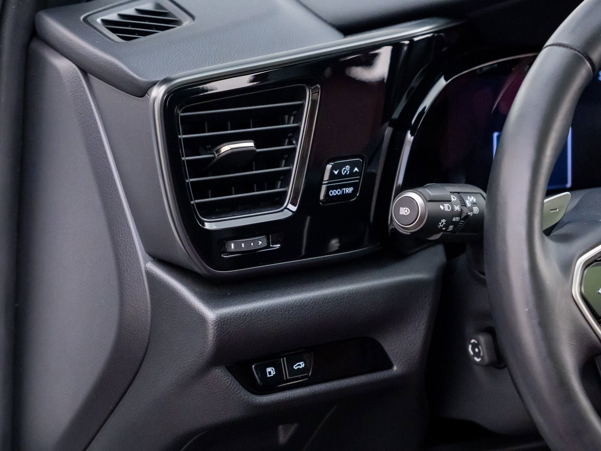 Used 2024 Lexus NX 350h AWD w/ Vision Package image 22