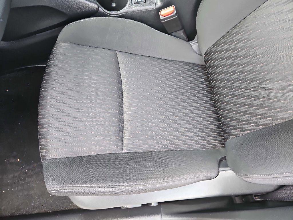 Used 2018 Nissan Rogue SV image 11