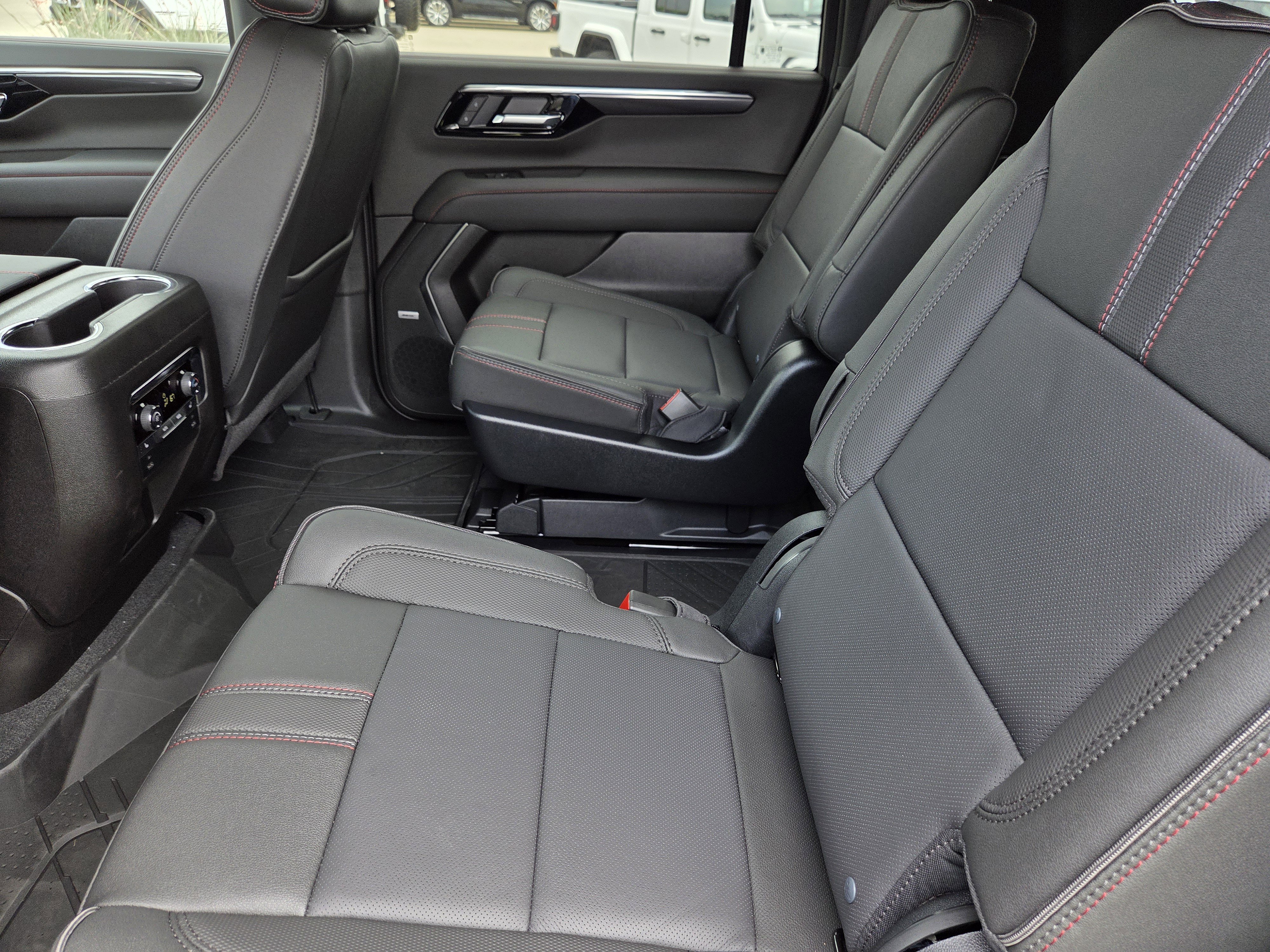 New 2026 Chevrolet Suburban RST w/ Advanced Technology Package AWD/4WD image 26