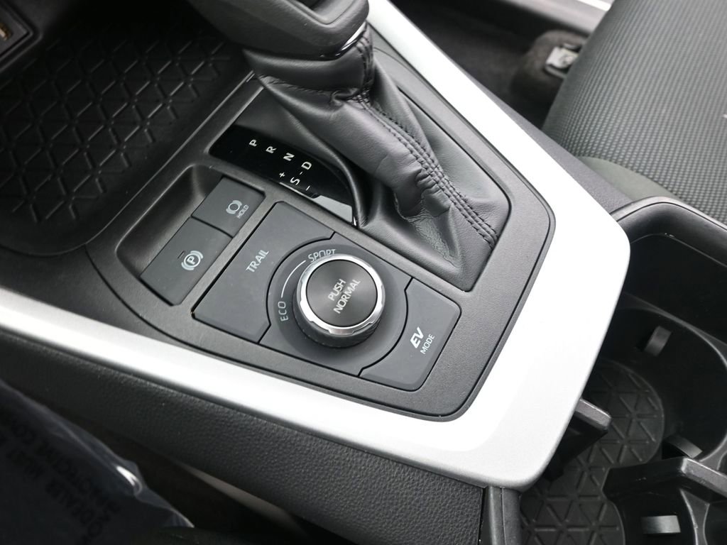 Used 2024 Toyota RAV4 LE image 26