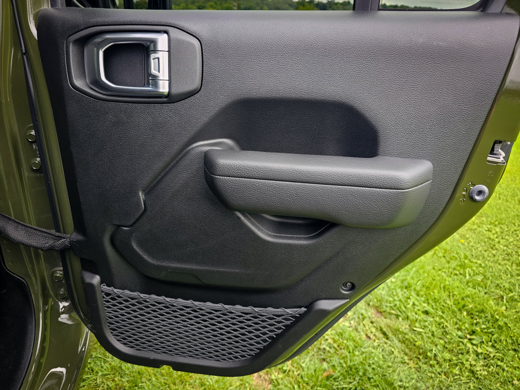 Used 2022 Jeep Wrangler Unlimited Sport AWD/4WD image 35