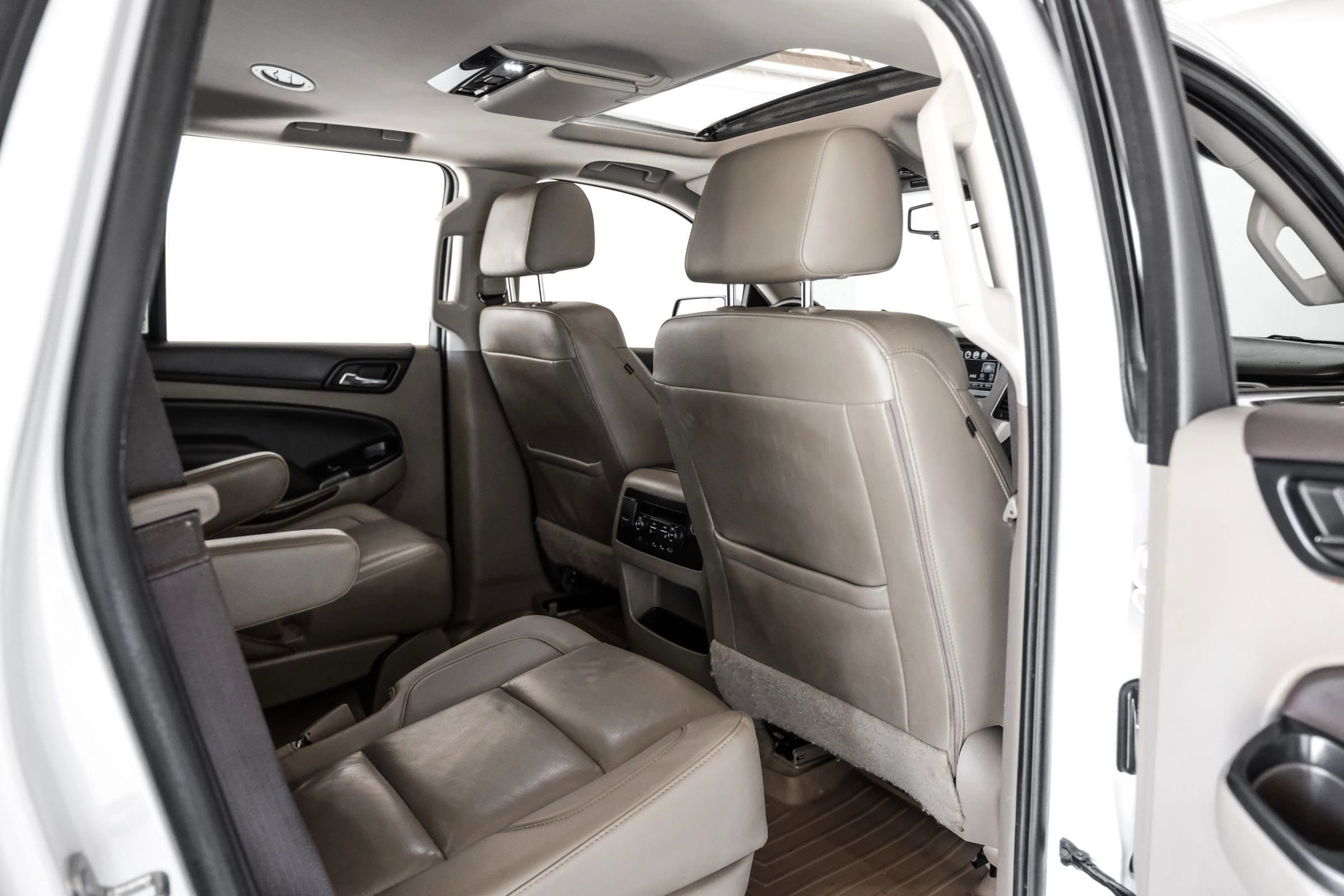 Used 2018 Chevrolet Tahoe LT w/ LT Signature Package RWD image 33