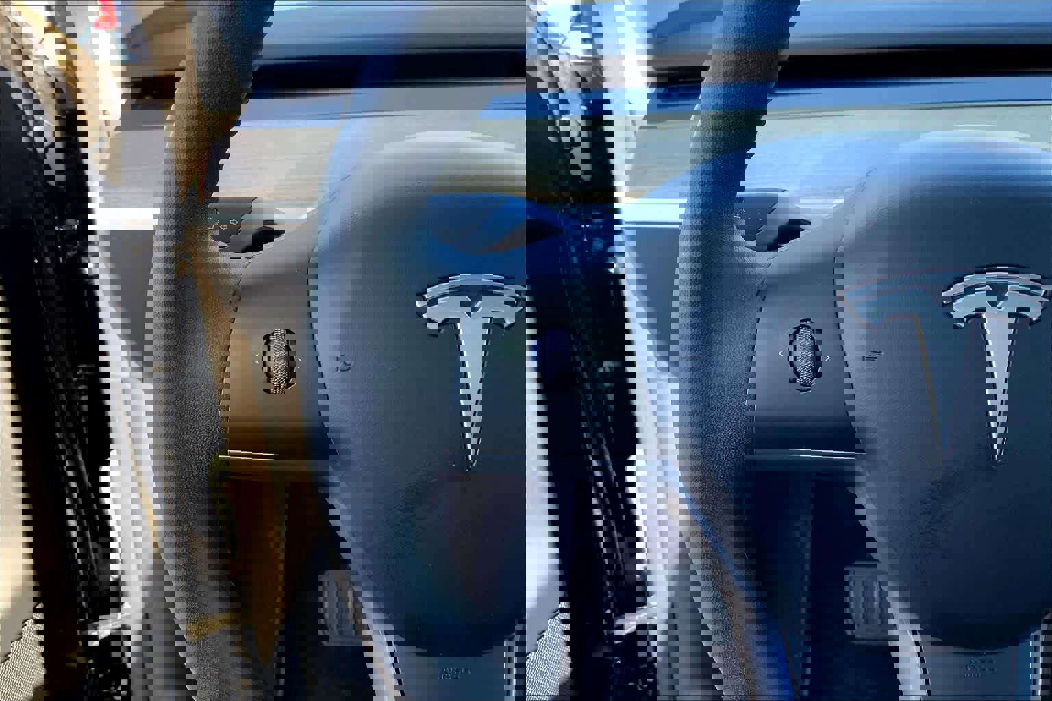 Used 2025 Tesla Model Y Long Range AWD/4WD image 23