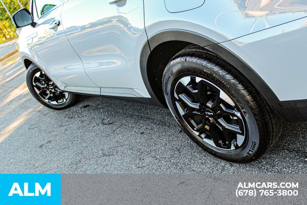 Used 2025 Kia Sorento S FWD image 12