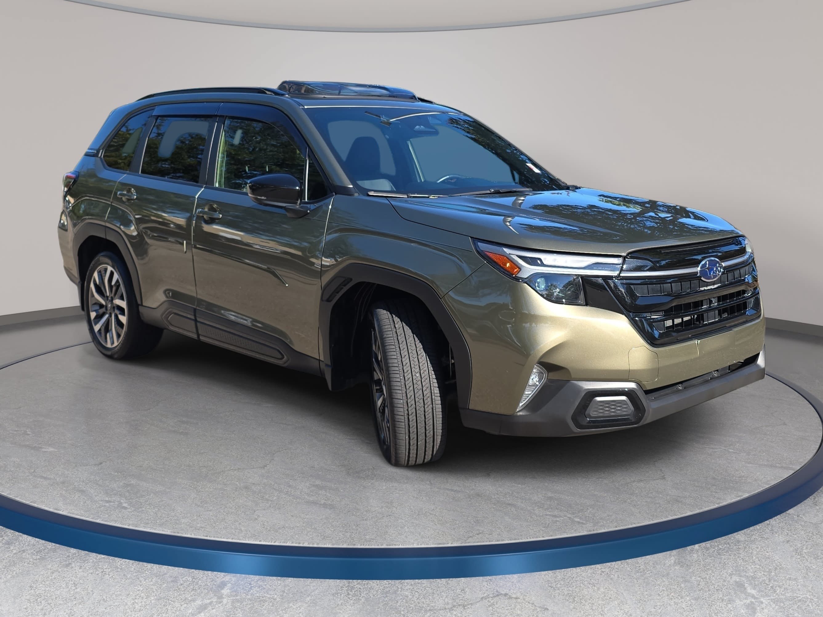 Used 2025 Subaru Forester Touring AWD/4WD image 3