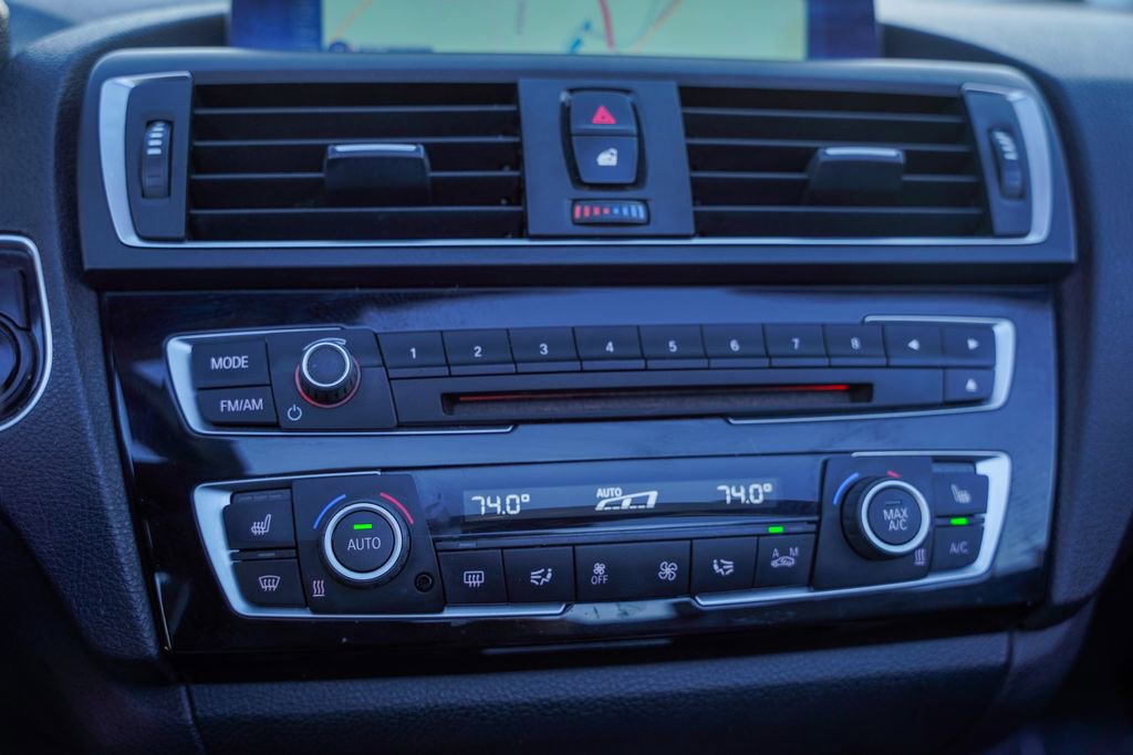 Used 2015 BMW M235i Convertible image 21