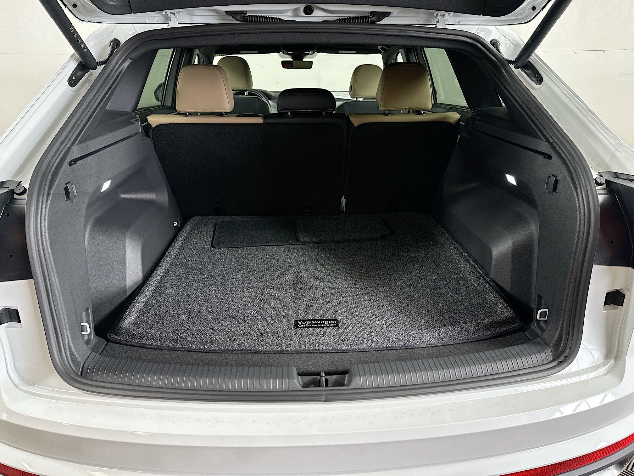 New 2026 Volkswagen Atlas Cross Sport SE image 24