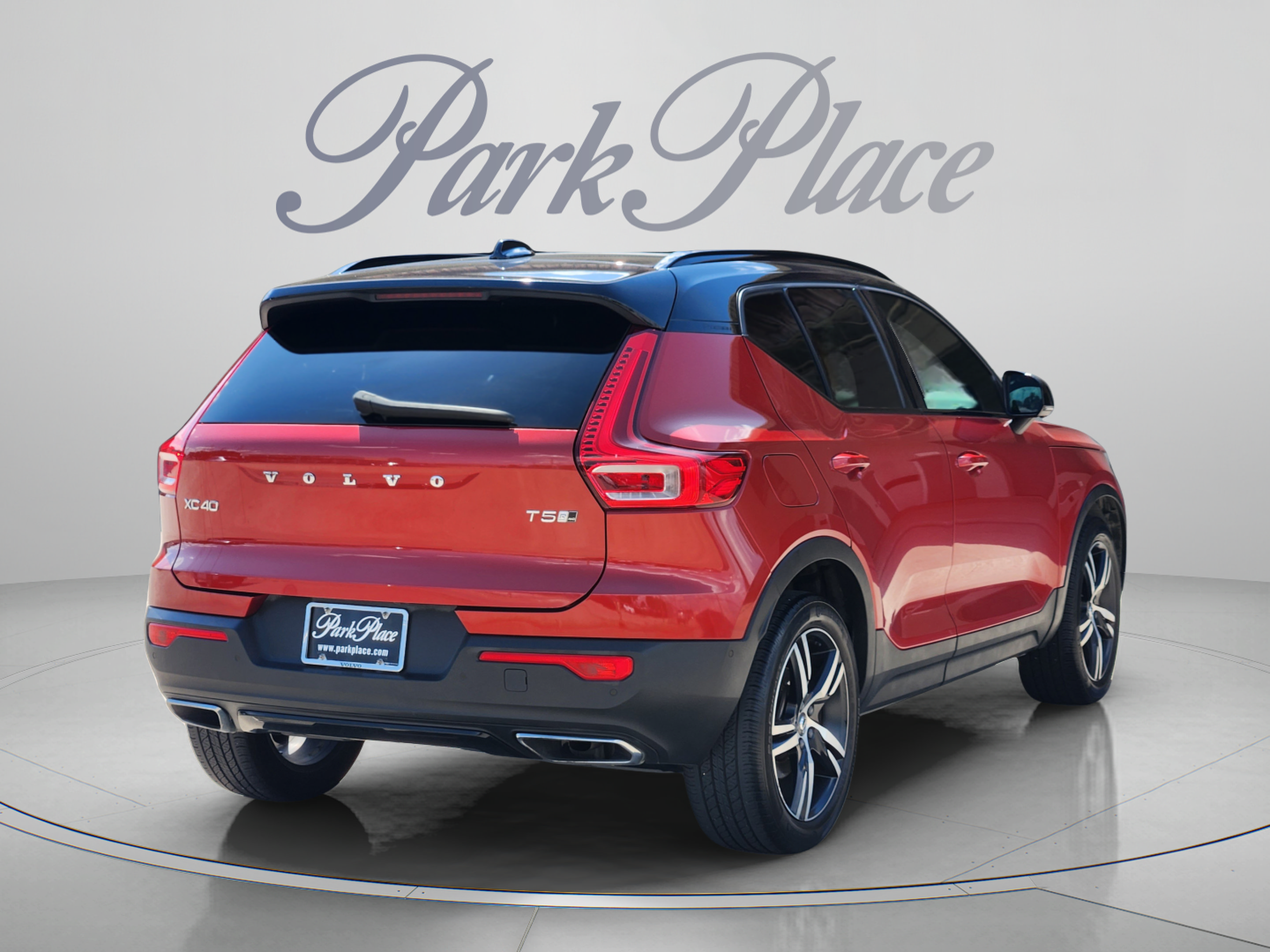 Used 2019 Volvo XC40 T5 R-Design AWD/4WD image 6