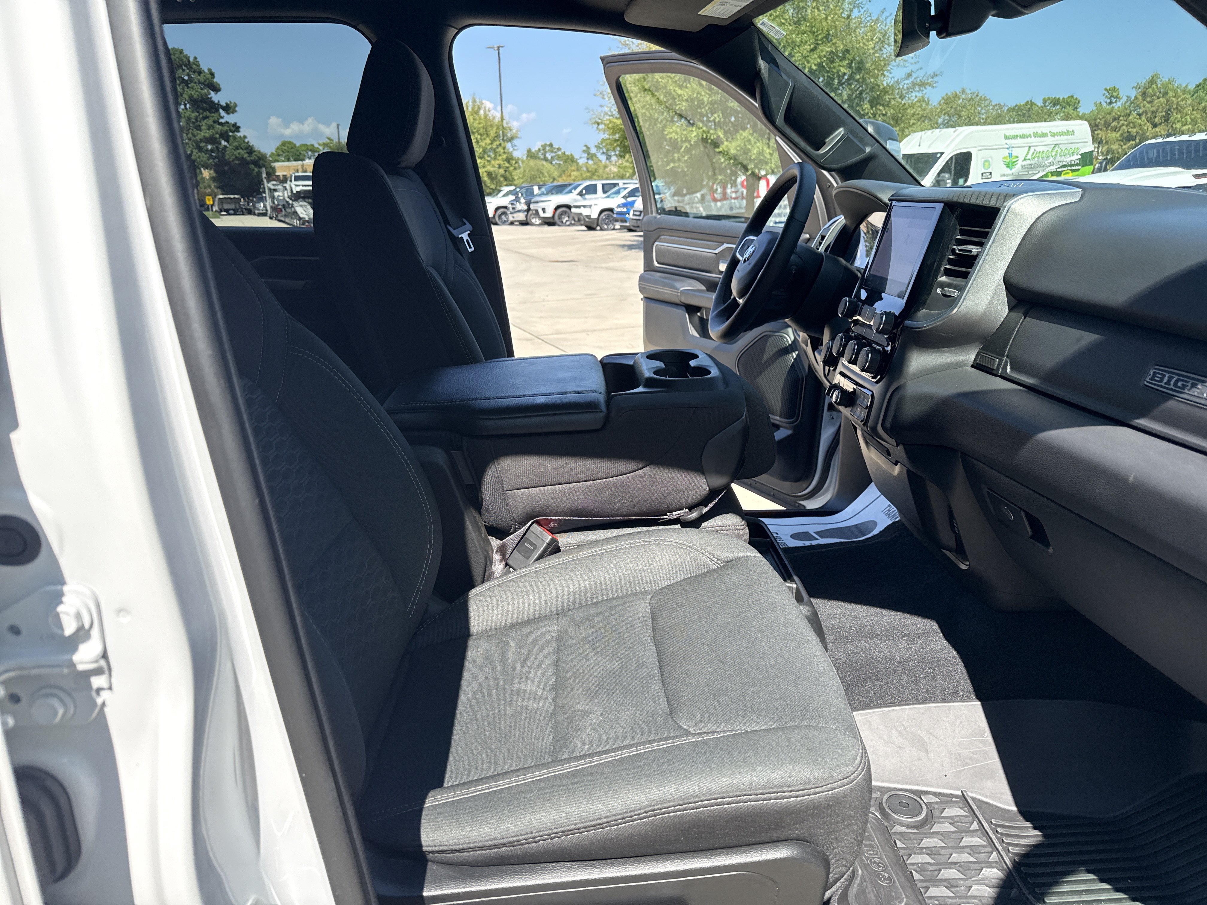 Used 2025 RAM 1500 Big Horn AWD/4WD image 33