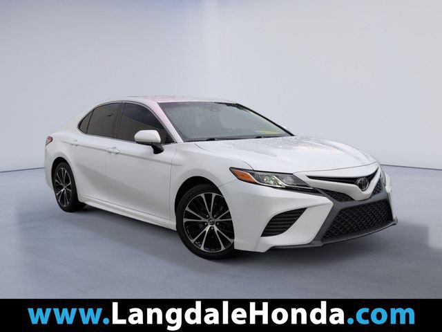Used 2018 Toyota Camry SE FWD video 1