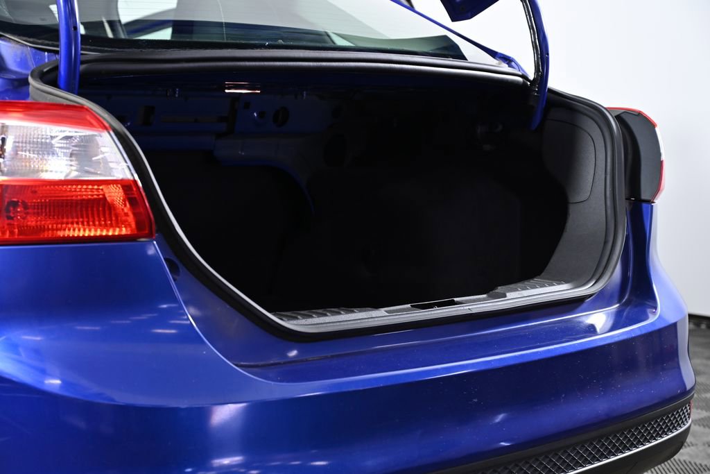 Used 2012 Ford Focus SE FWD image 28