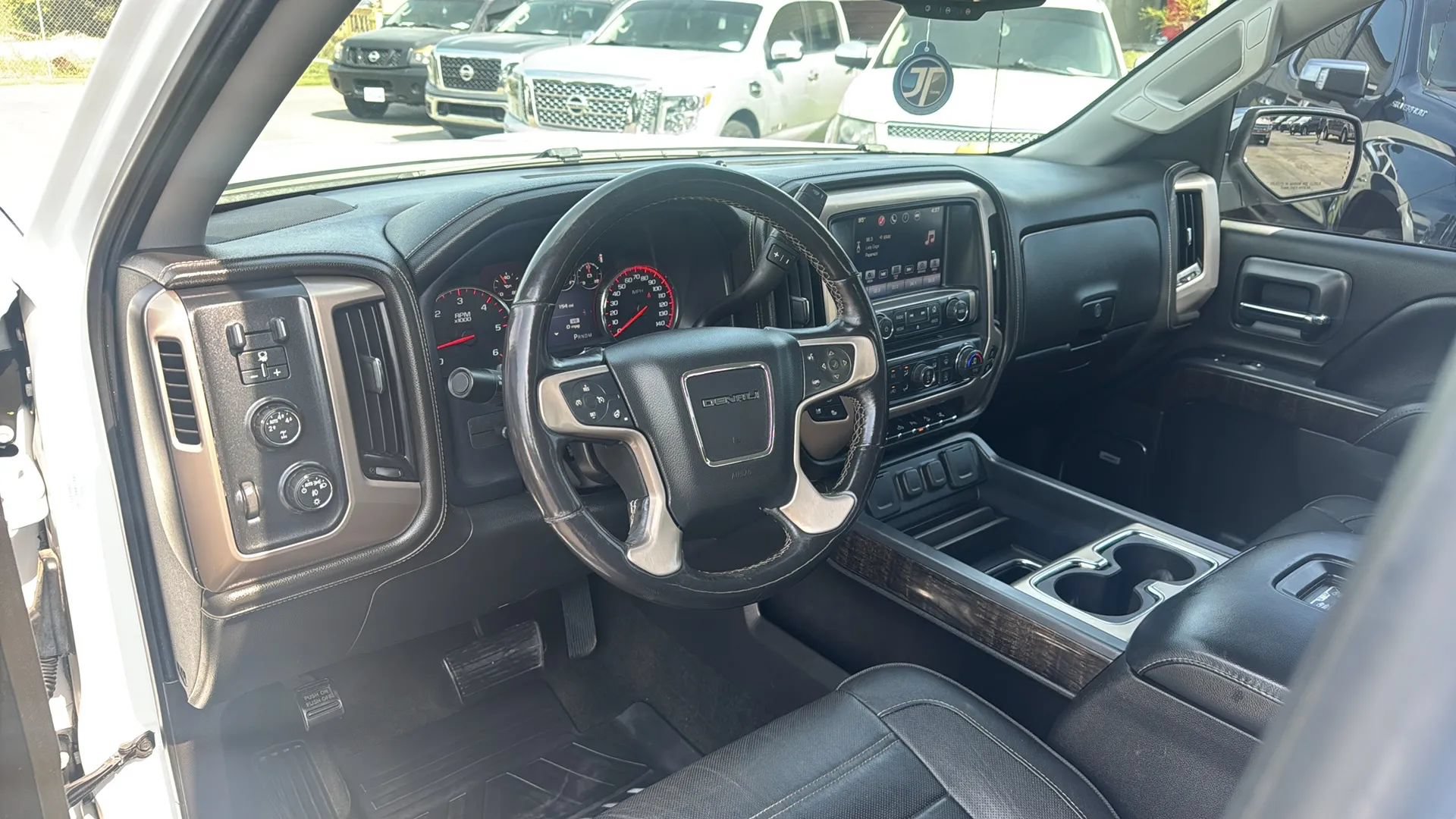 Used 2016 GMC Sierra 1500 Denali AWD/4WD image 2