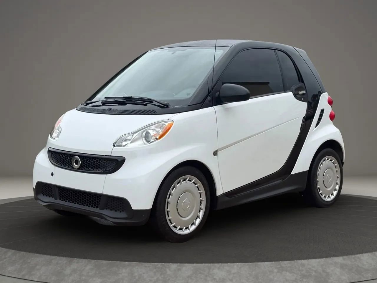 Used 2015 smart fortwo passion image 7