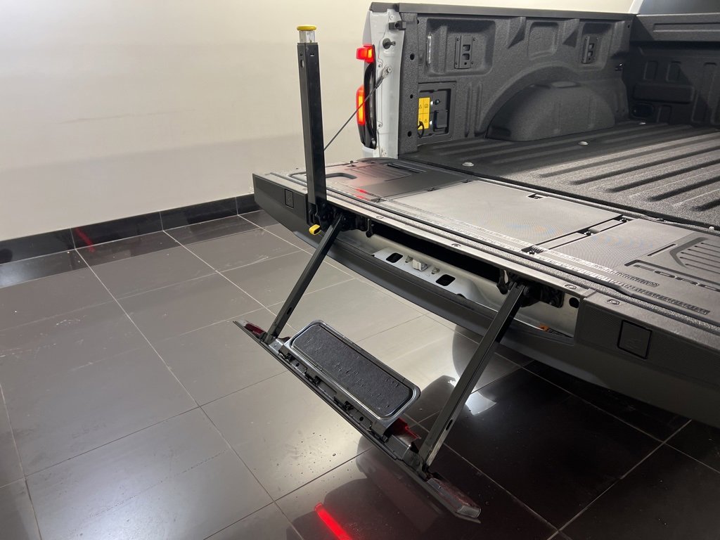 Certified 2025 Ford F150 Lightning Lariat image 38