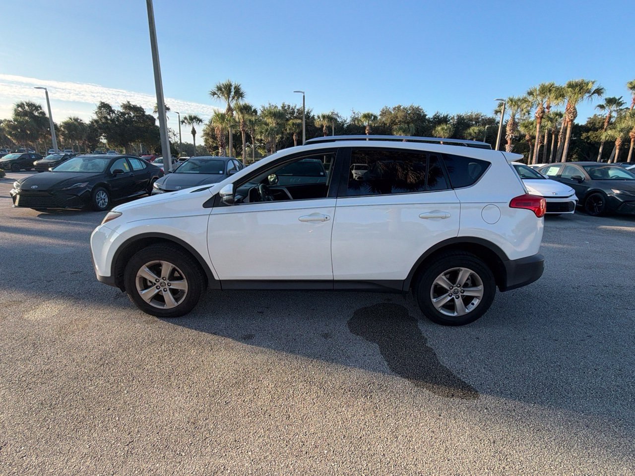 Used 2015 Toyota RAV4 XLE FWD image 2