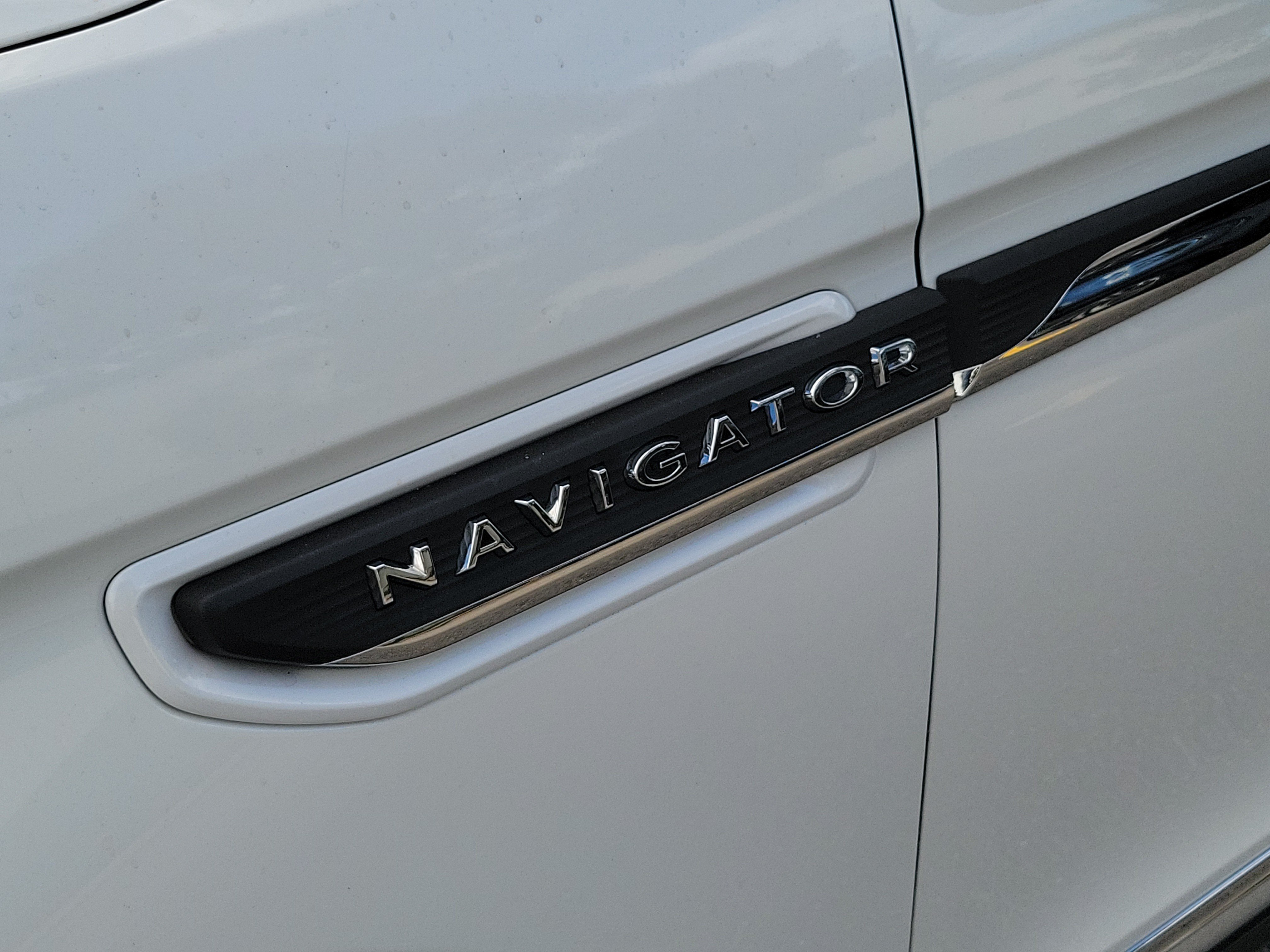 Certified 2024 Lincoln Navigator L Reserve AWD/4WD image 11