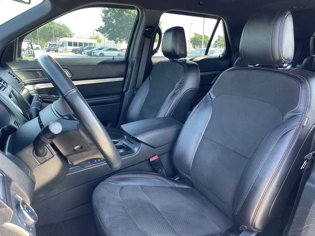 Used 2018 Ford Explorer XLT w/ Equipment Group 202A FWD image 23
