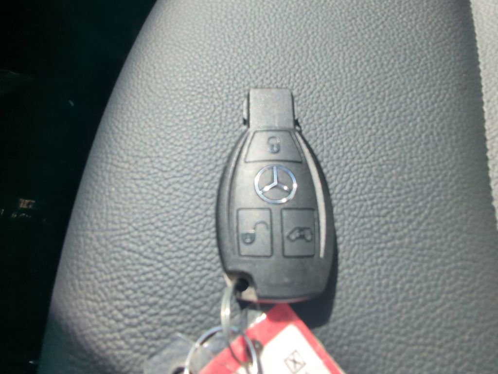 Used 2023 Mercedes-Benz Metris Passenger image 16