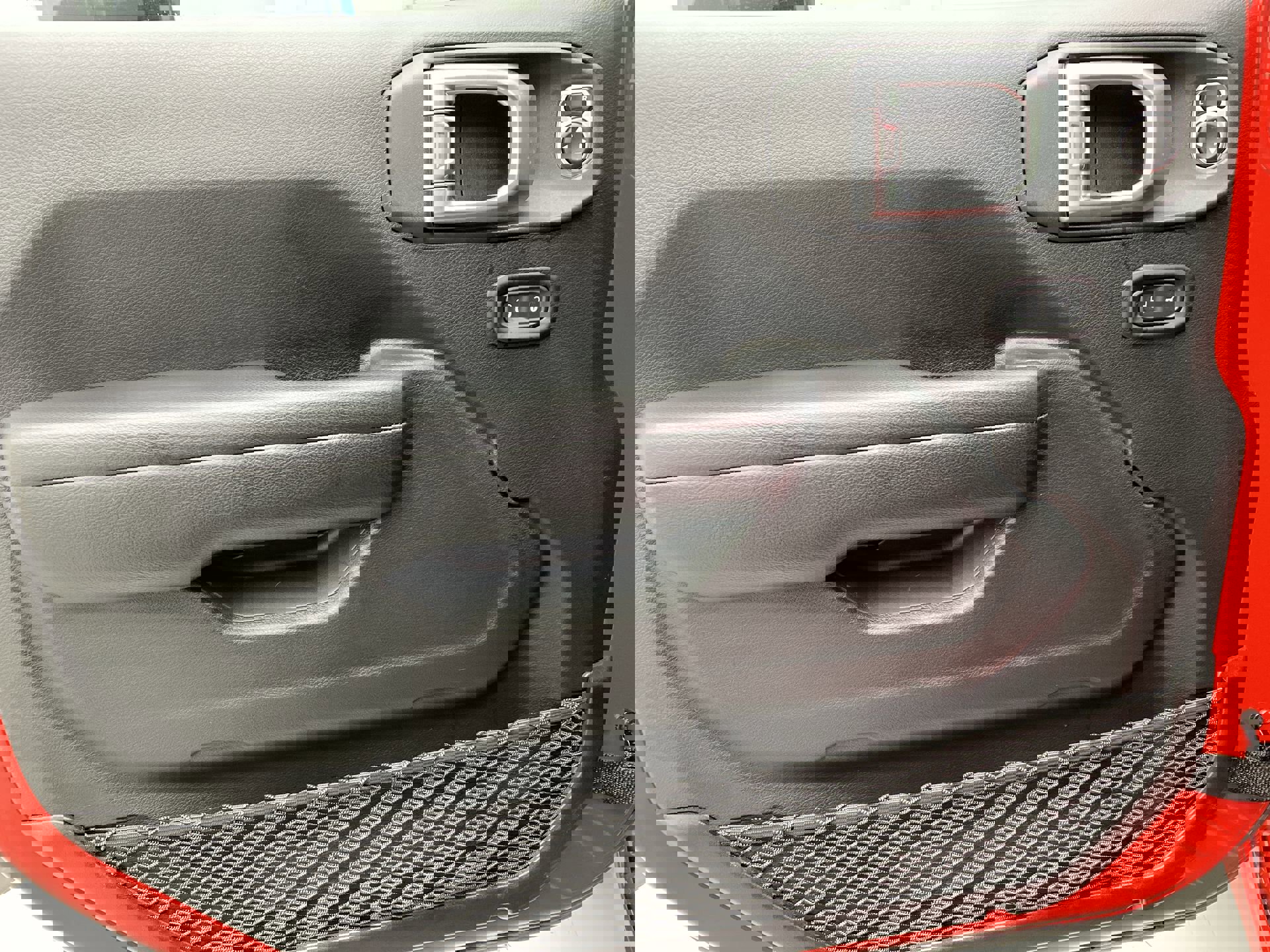 Used 2018 Jeep Wrangler Unlimited Sport S image 4