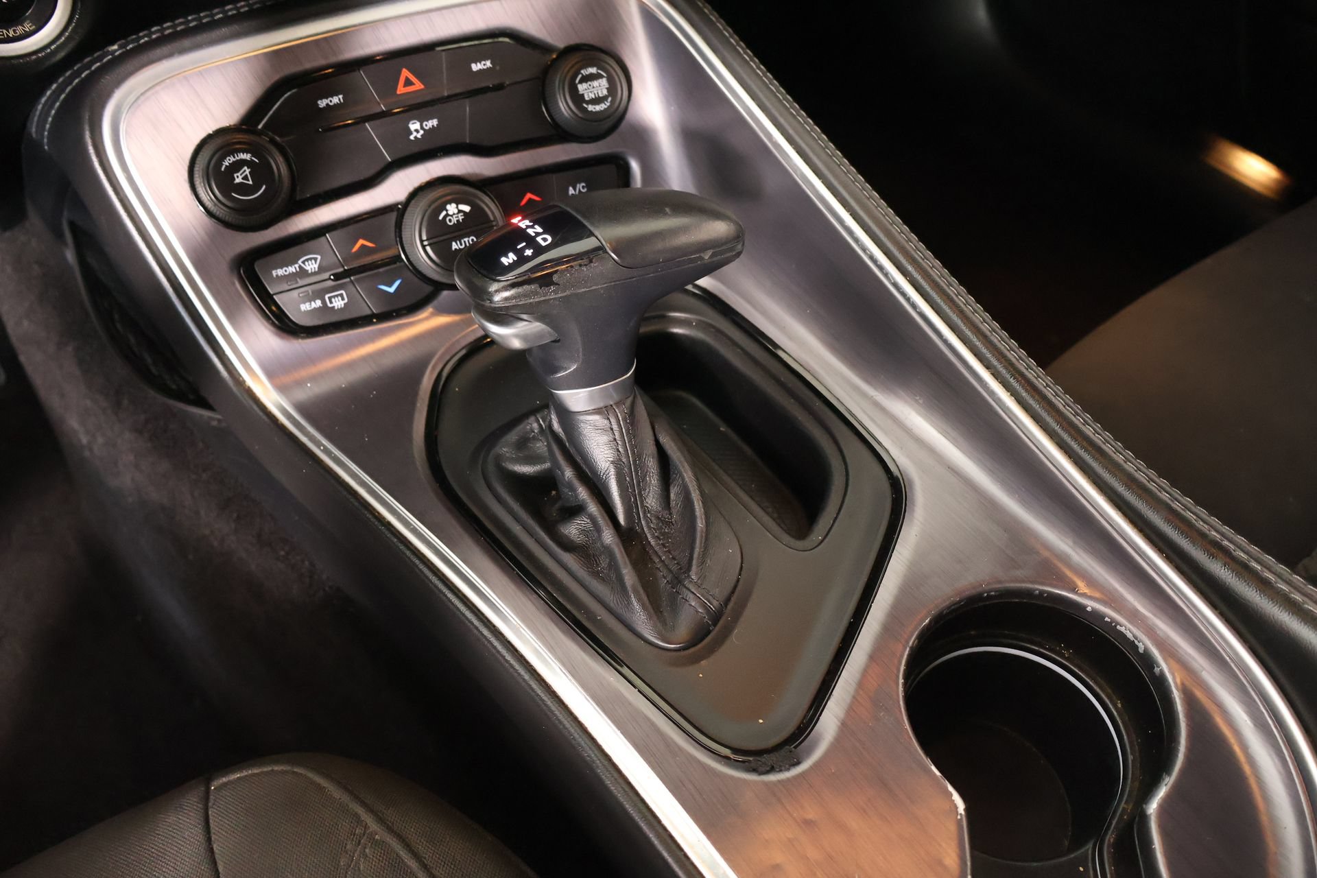 Used 2016 Dodge Challenger SXT RWD image 6