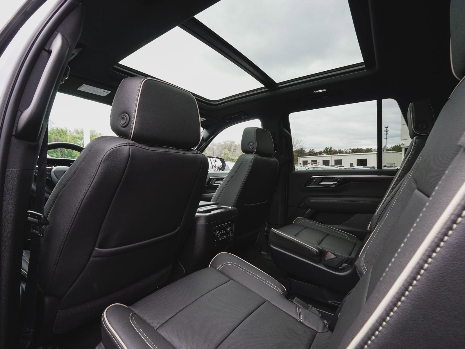 Used 2025 Chevrolet Tahoe Premier w/ Sun And Tow Package image 33