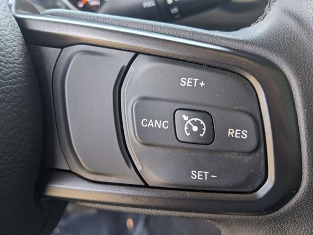 Used 2023 Jeep Gladiator Sport AWD/4WD image 20