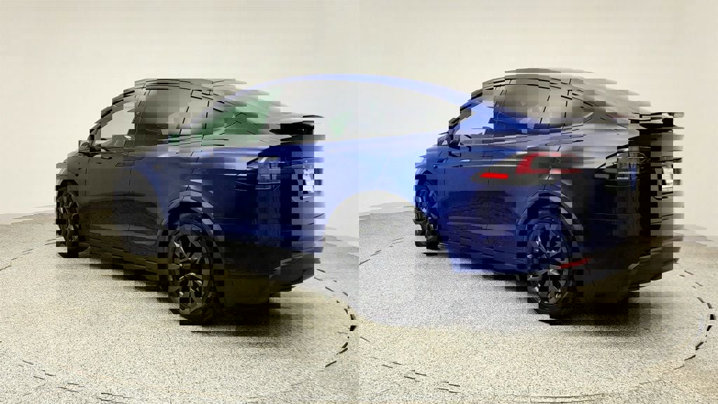 Used 2024 Tesla Model X image 7