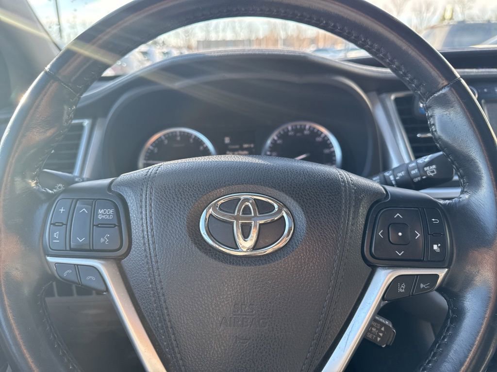Used 2017 Toyota Highlander XLE image 34