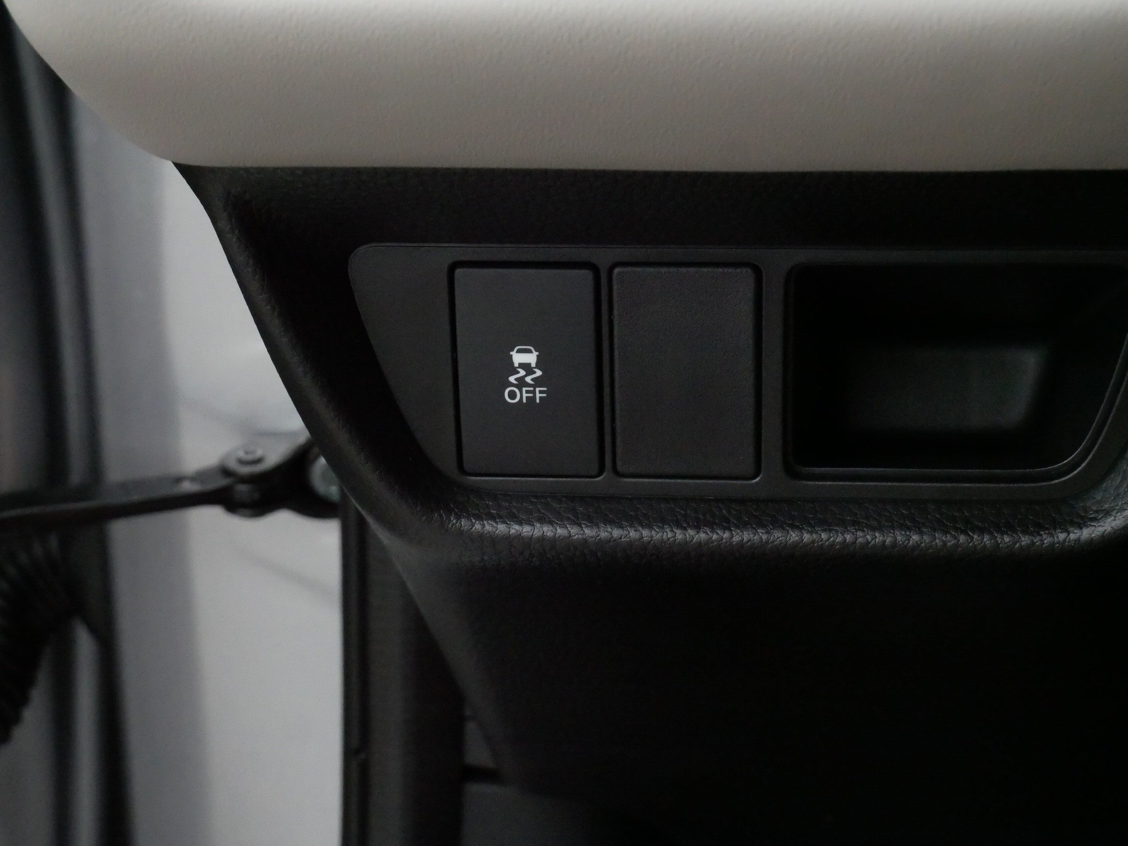 Certified 2026 Honda HR-V LX image 28