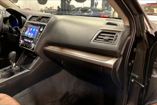 Used 2018 Subaru Outback 2.5i Touring image 16