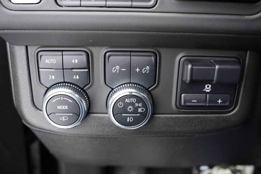 Certified 2024 GMC Yukon Denali Ultimate image 30