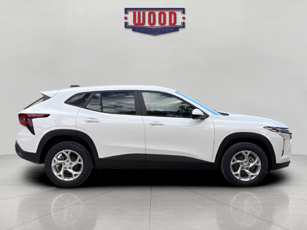 New 2026 Chevrolet Trax LS w/ LS Convenience Package FWD image 2