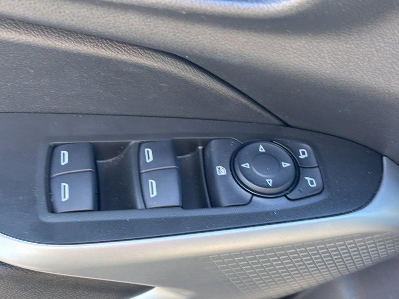 Certified 2024 Chevrolet Trax RS w/ Driver Confidence Package image 16