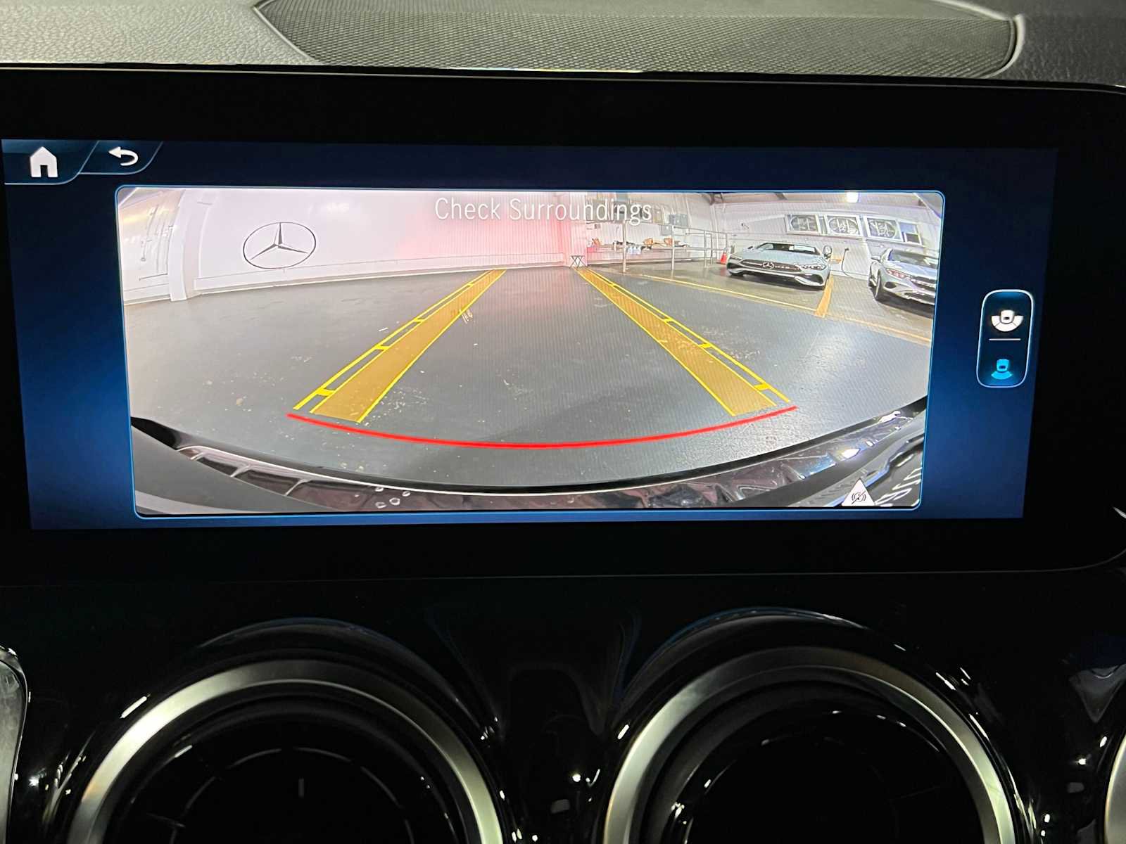 Used 2026 Mercedes-Benz GLB 250 4MATIC image 40
