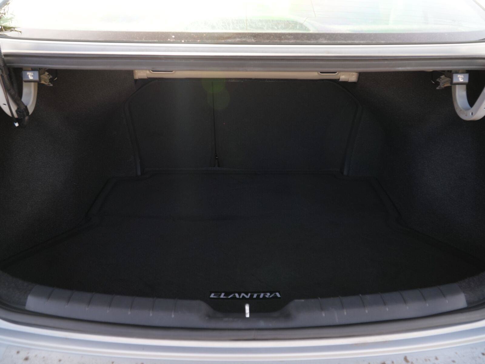 Used 2020 Hyundai Elantra SEL FWD image 12
