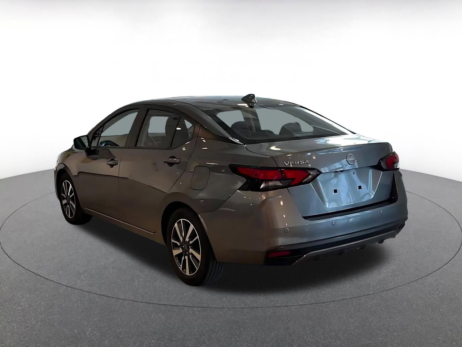 Used 2025 Nissan Versa SV image 11