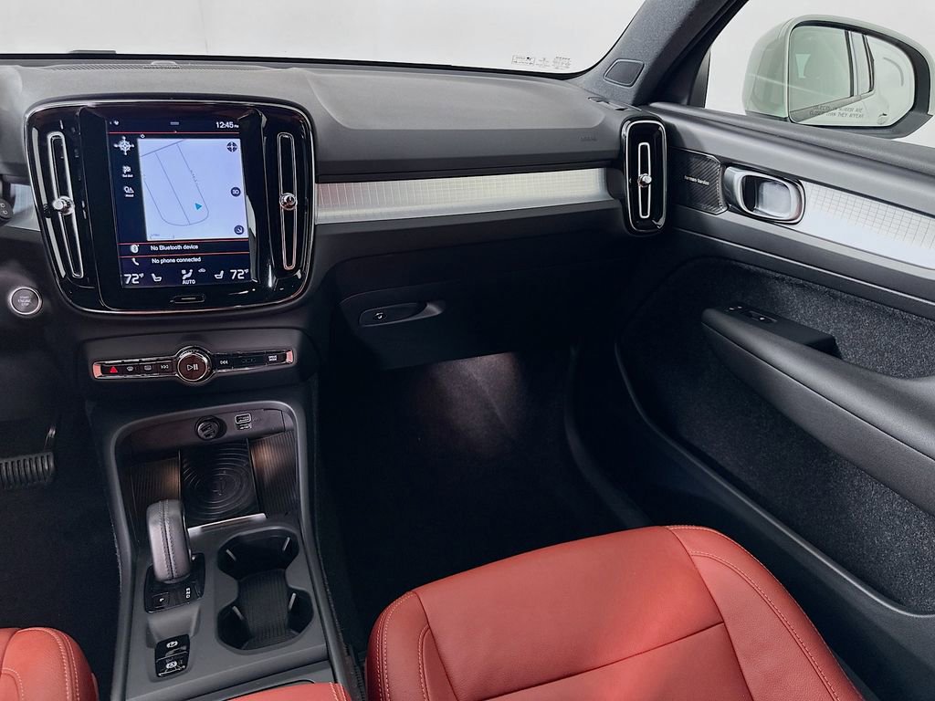 Used 2019 Volvo XC40 T5 Momentum image 24