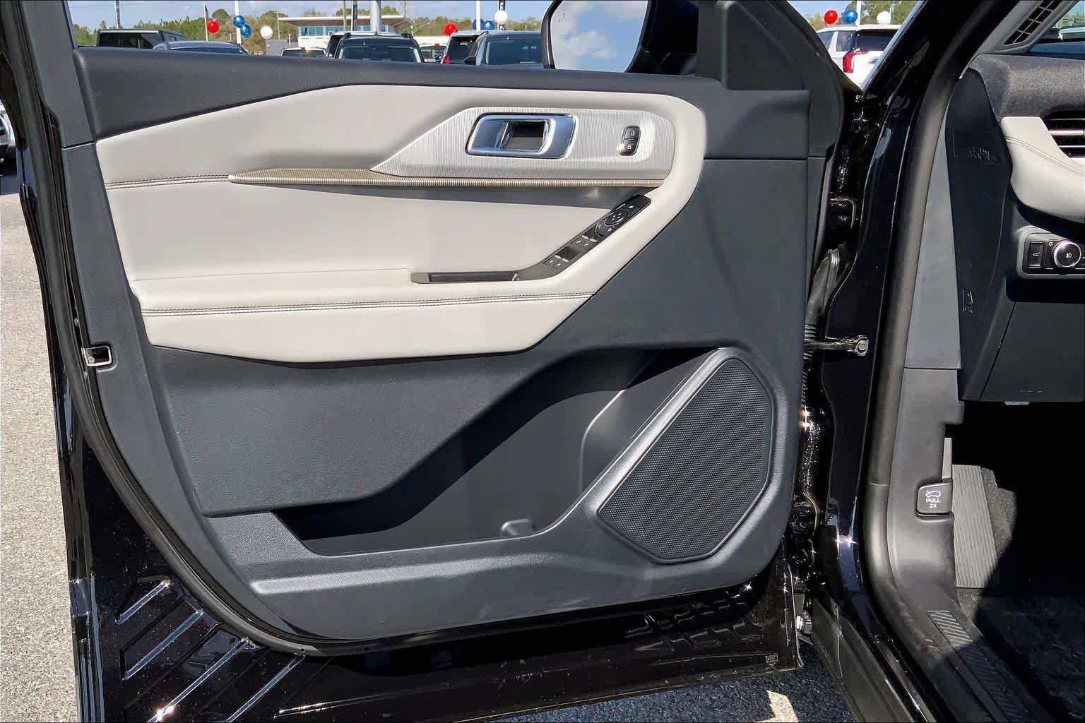 New 2026 Ford Explorer Active w/ Active Comfort Package RWD image 10