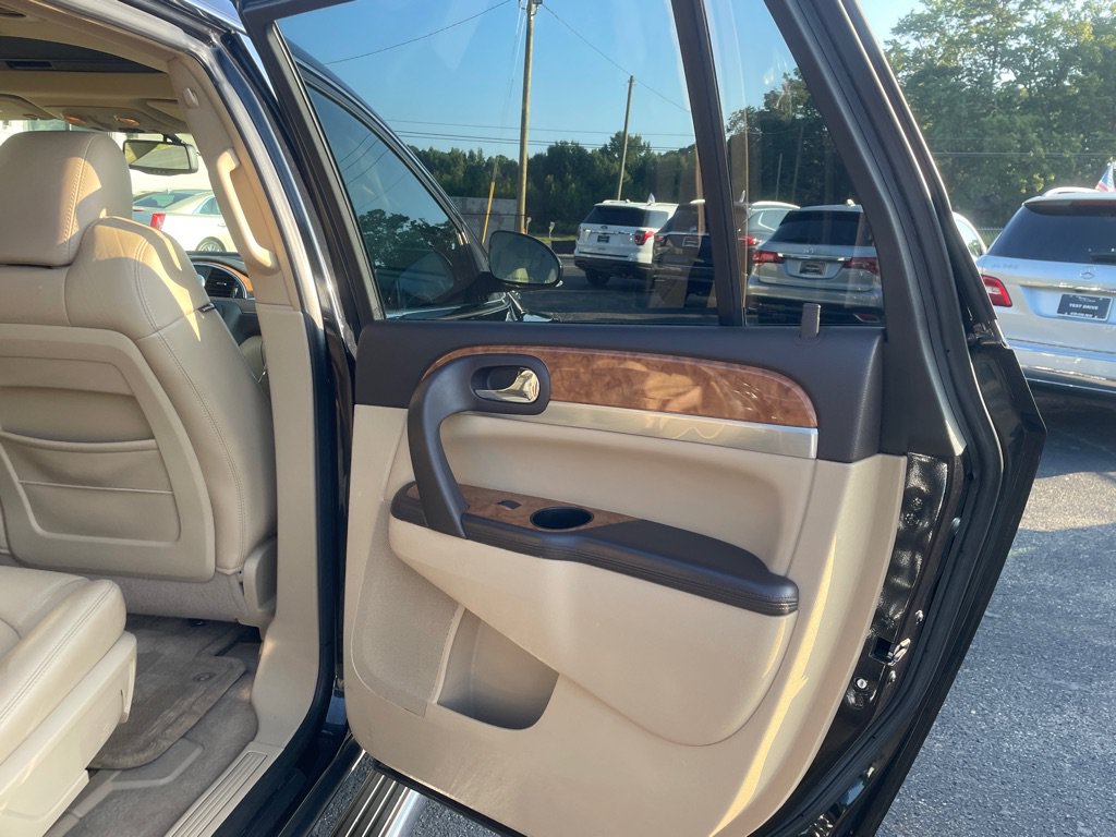 Used 2009 Buick Enclave CXL w/ Entertainment Package #2 FWD image 19