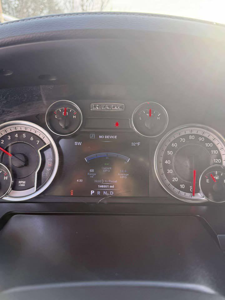 Used 2014 RAM 1500 Laramie w/ Convenience Group AWD/4WD image 15
