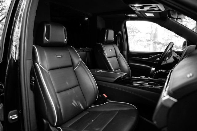 Used 2021 Cadillac Escalade ESV Sport w/ Driver Assist Tech Package RWD image 20