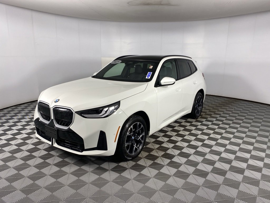 Used 2025 BMW X3 xDrive30i w/ M Sport Package image 4